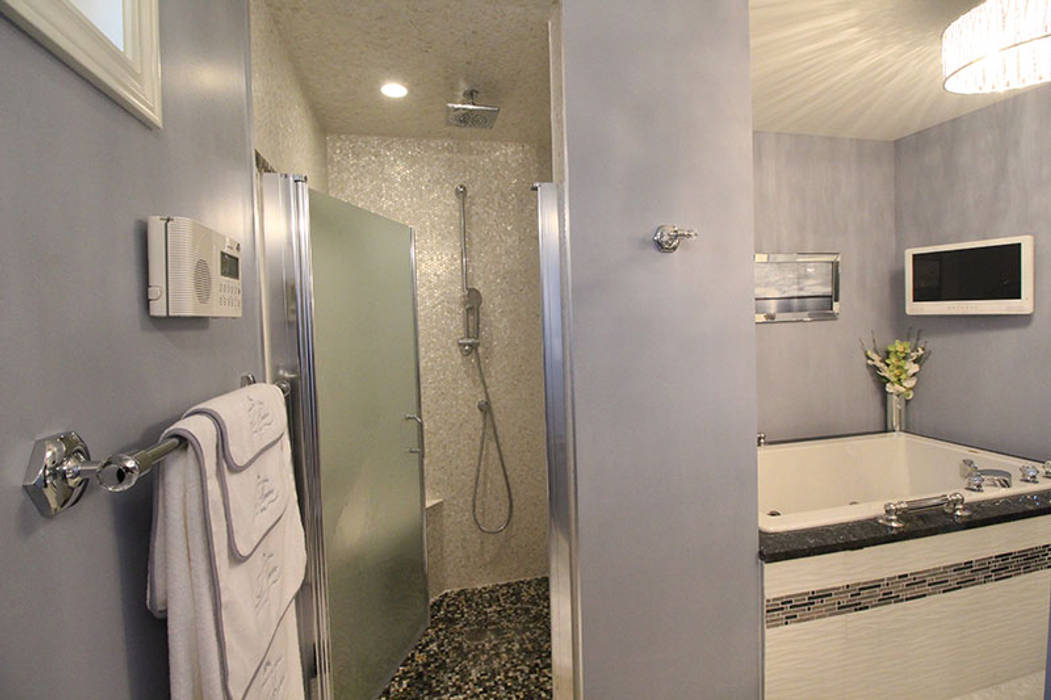 Award Winning Bathroom in Ontario, Canada ShellShock Designs Modern bathroom Tiles Award,Winner,Bathroom,White,seamless,mosaic,tile