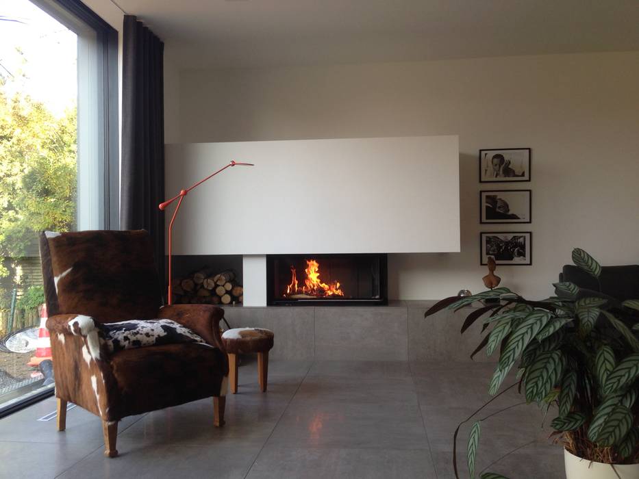 DESIGNKAMIN HOLZFEUERUNG, KAMINBAU | KRAUSE KAMINBAU | KRAUSE Modern living room Fireplaces & accessories