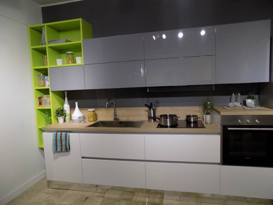 vernal kitchen, Cucine e Design Cucine e Design Modern style kitchen Bench tops