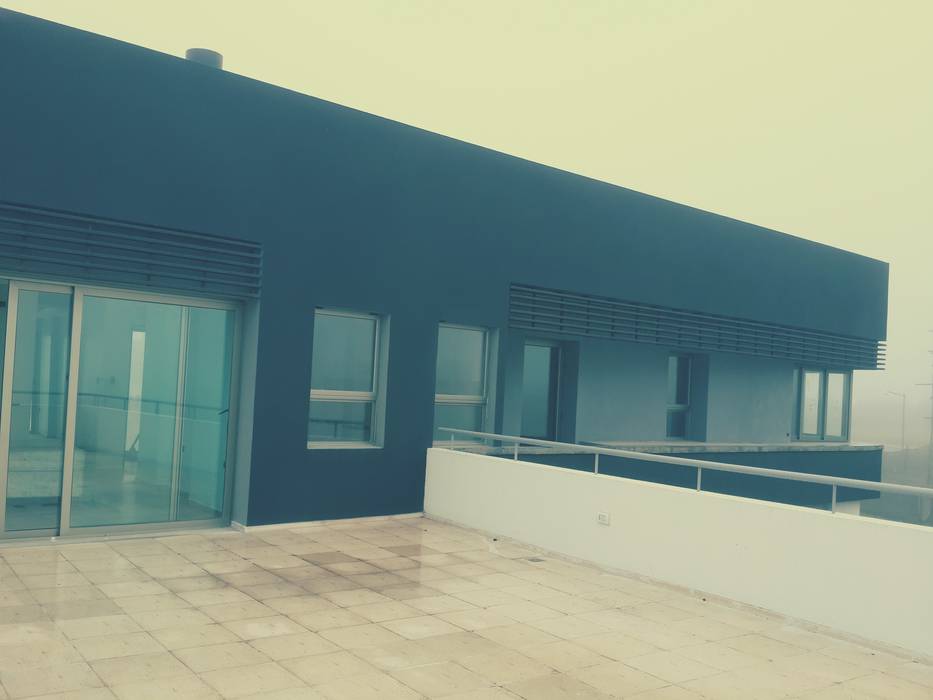 Vivienda Country Lomalinda, D&D Arquitectura D&D Arquitectura Balcones y terrazas minimalistas