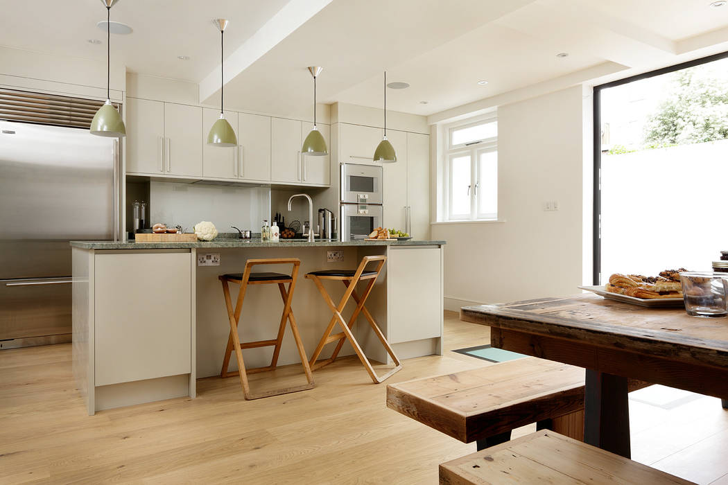 KITCHENS: The Aubrey Cue & Co of London Cucina moderna