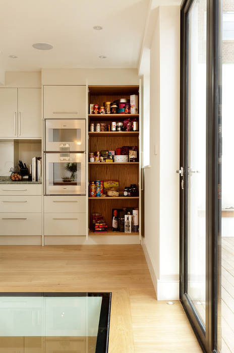 KITCHENS: The Aubrey Cue & Co of London Modern kitchen