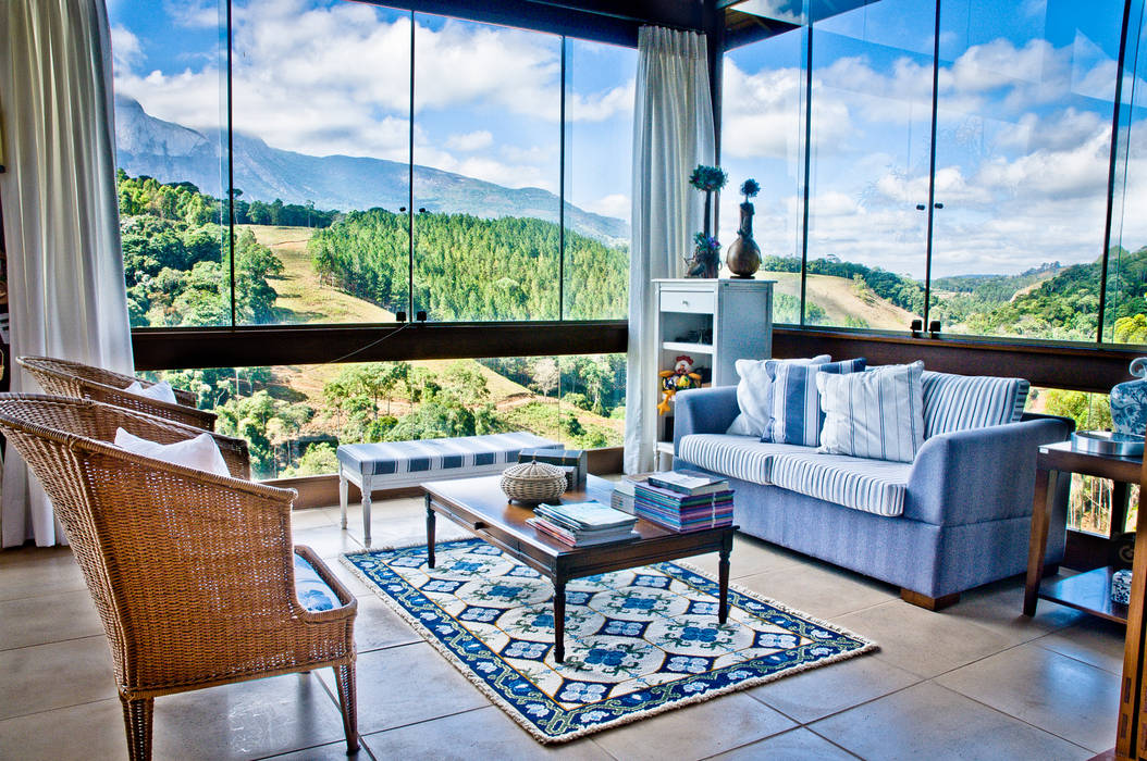 Casa na Serra . BB . Pedra Azul - ES, Carlos Eduardo de Lacerda Arquitetura e Planejamento Carlos Eduardo de Lacerda Arquitetura e Planejamento Country style living room