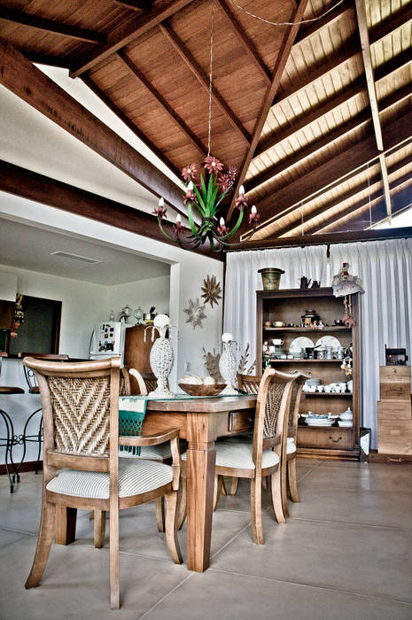 Casa na Serra . BB . Pedra Azul - ES, Carlos Eduardo de Lacerda Arquitetura e Planejamento Carlos Eduardo de Lacerda Arquitetura e Planejamento Country style dining room