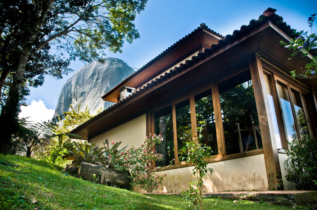 Casa de fazenda - JFL, Carlos Eduardo de Lacerda Arquitetura e Planejamento Carlos Eduardo de Lacerda Arquitetura e Planejamento Nhà phong cách đồng quê