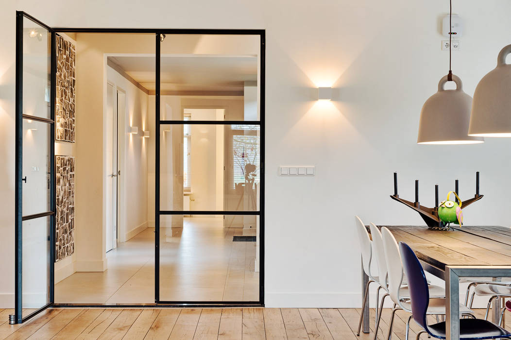 Sfeervol wonen, Jolanda Knook interieurvormgeving Jolanda Knook interieurvormgeving Modern Corridor, Hallway and Staircase