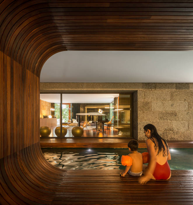 Guimarães House es1arq Piscinas minimalistas piscina interior