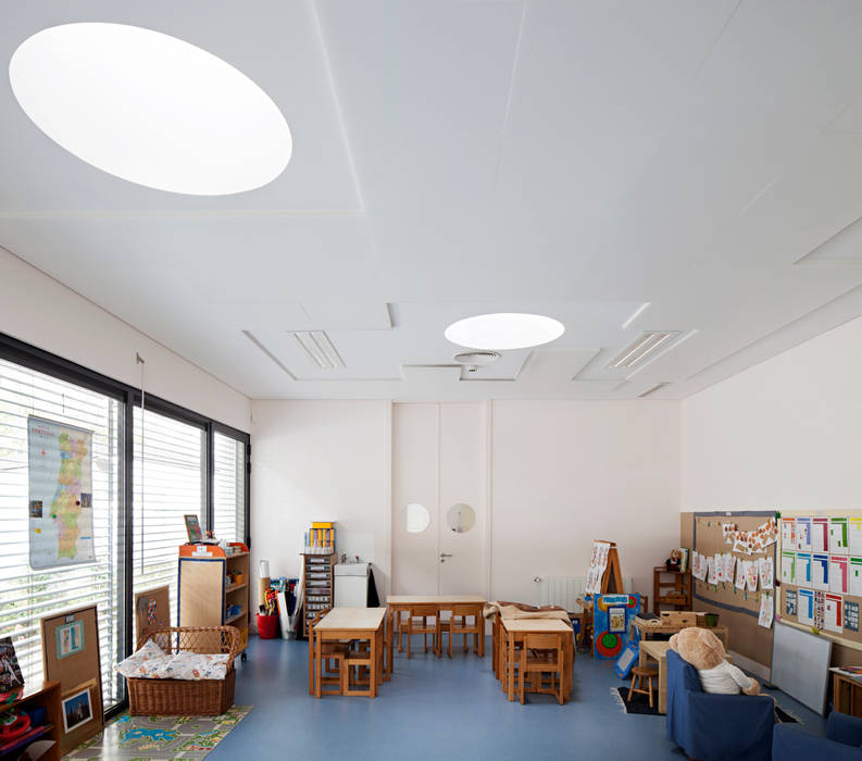 ​Kindergarten and Nursery es1arq Quartos de criança minimalistas