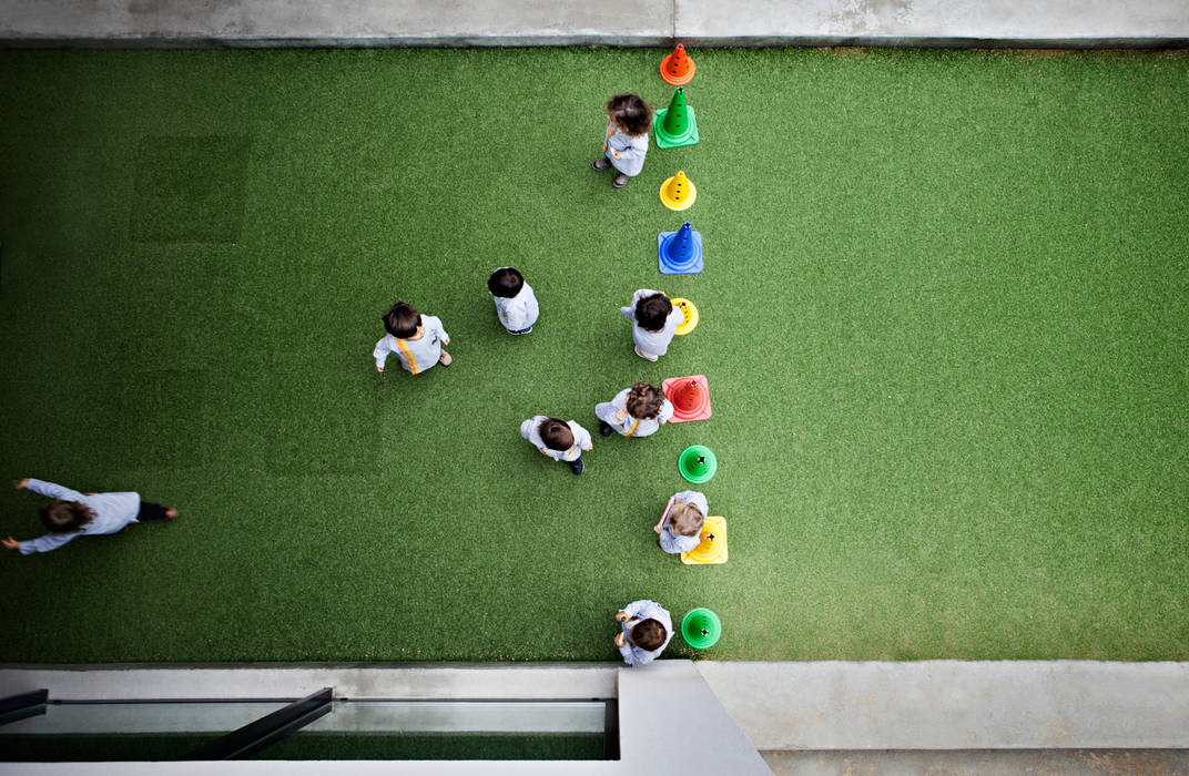 ​Kindergarten and Nursery es1arq Jardins de Inverno minimalistas