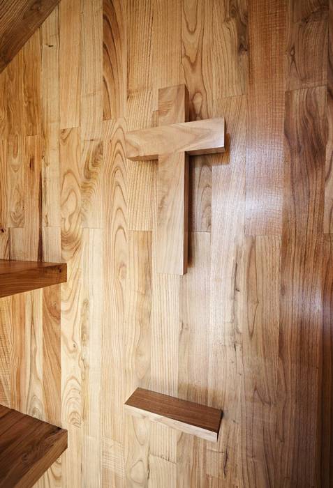 ​Chapel es1arq Corredores, halls e escadas minimalistas