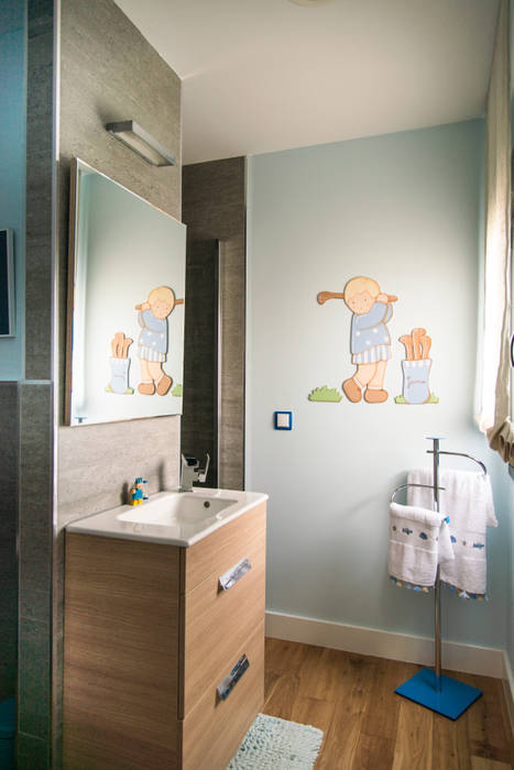 Baño integrado en dormitorio infantil MODULAR HOME Baños de estilo moderno