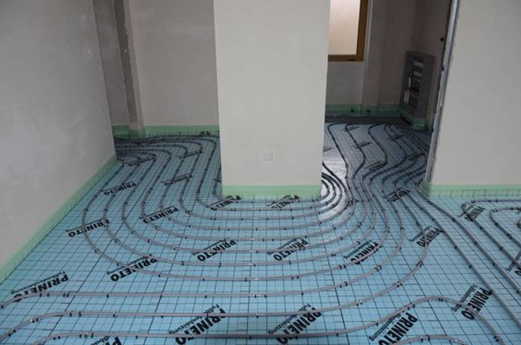 Underfloor heating/ piso radiante Dynamic444 (departamento de climatização) Paredes e pisos modernos