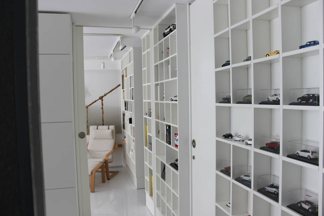 Reforma interior , Disens Arquitectos Disens Arquitectos Estudios y despachos de estilo minimalista blanco,mobiliario que ahorra espacio,mobiliario modular
