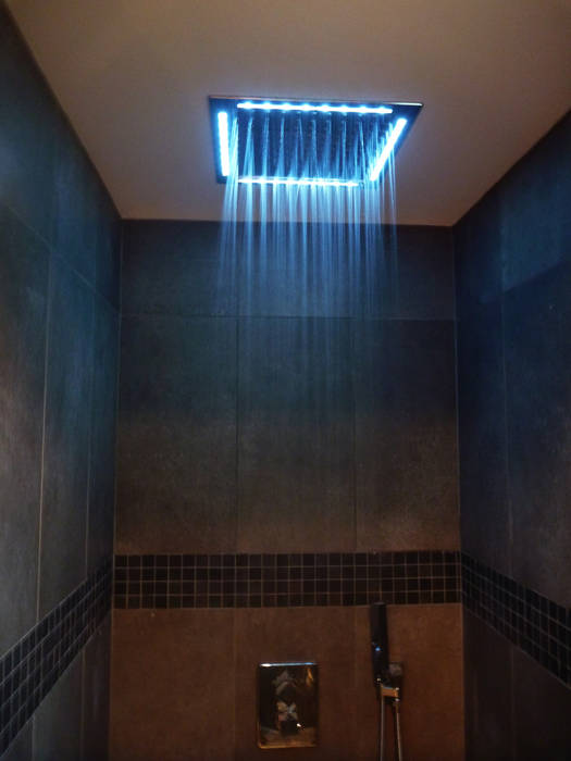 Maison contemporaine Atelier JP Bouvee Salle de bain moderne