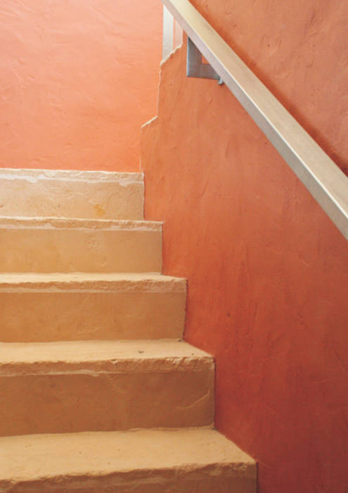 Villa at Sesimbra, é ar quitectura é ar quitectura Corredores, halls e escadas rústicos