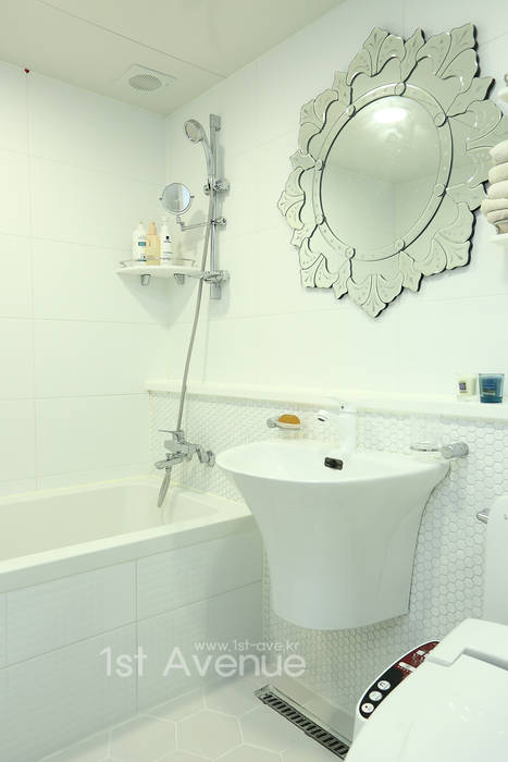 톡쏘는 청량감이 있는 안산 푸르지오, 퍼스트애비뉴 퍼스트애비뉴 現代浴室設計點子、靈感&圖片