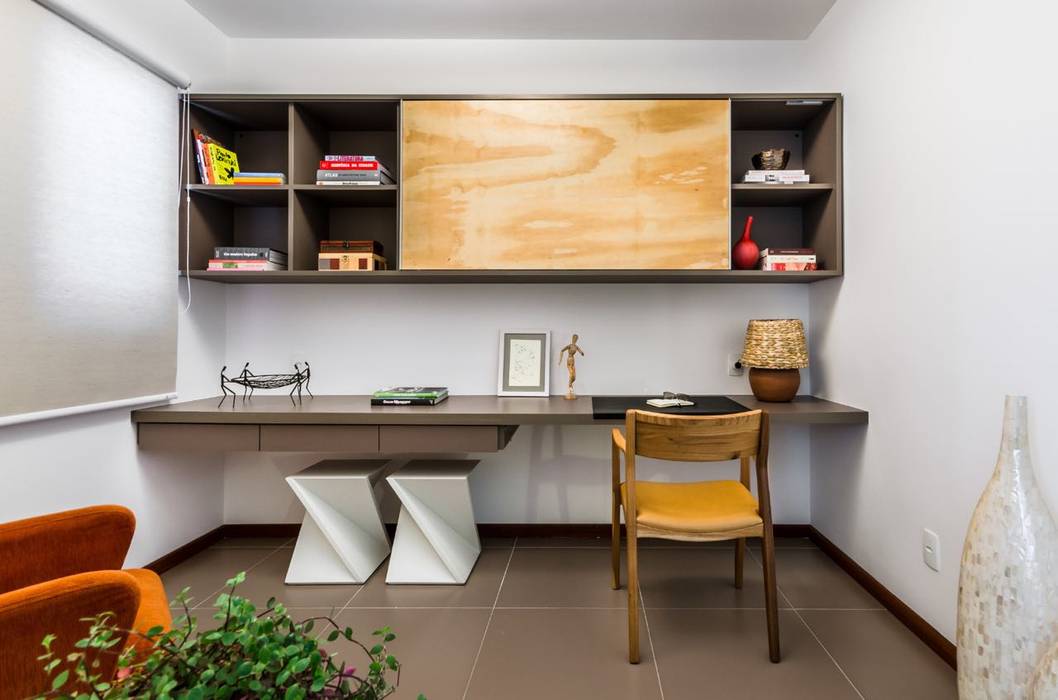 Escritório - Projeto Santa Clara LS ARQUITETURA Escritórios minimalistas Derivados de madeira Transparente escritórios,mesas de escritório,onde guardar livros,compensado,escritório em casa,cadeiras de escritório,nichos