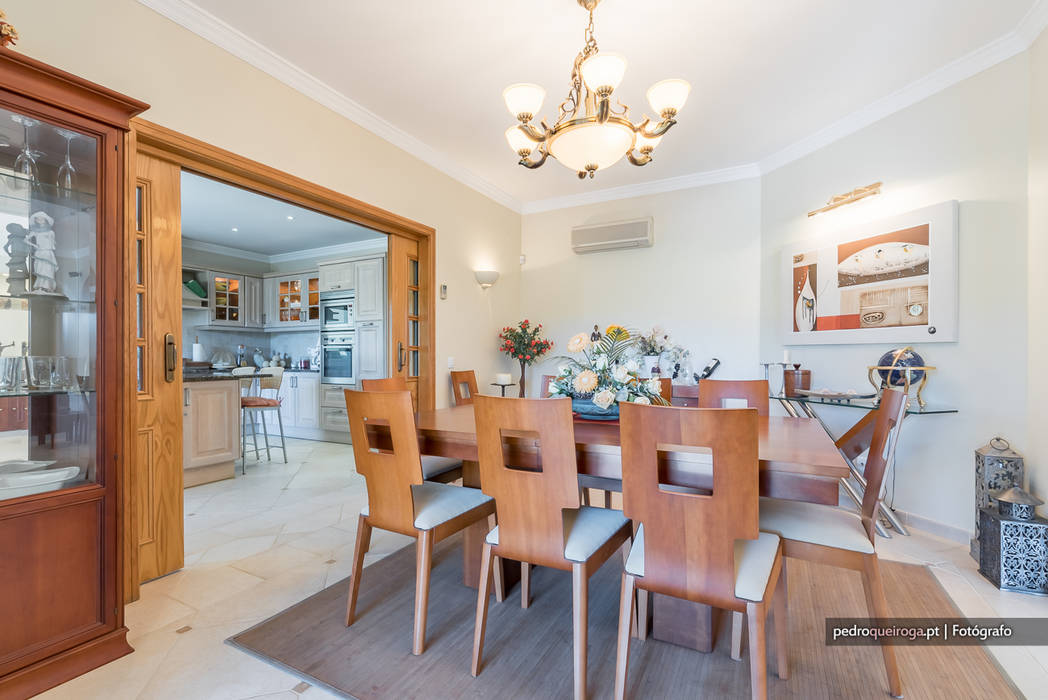  Dining room by homify, Modern   