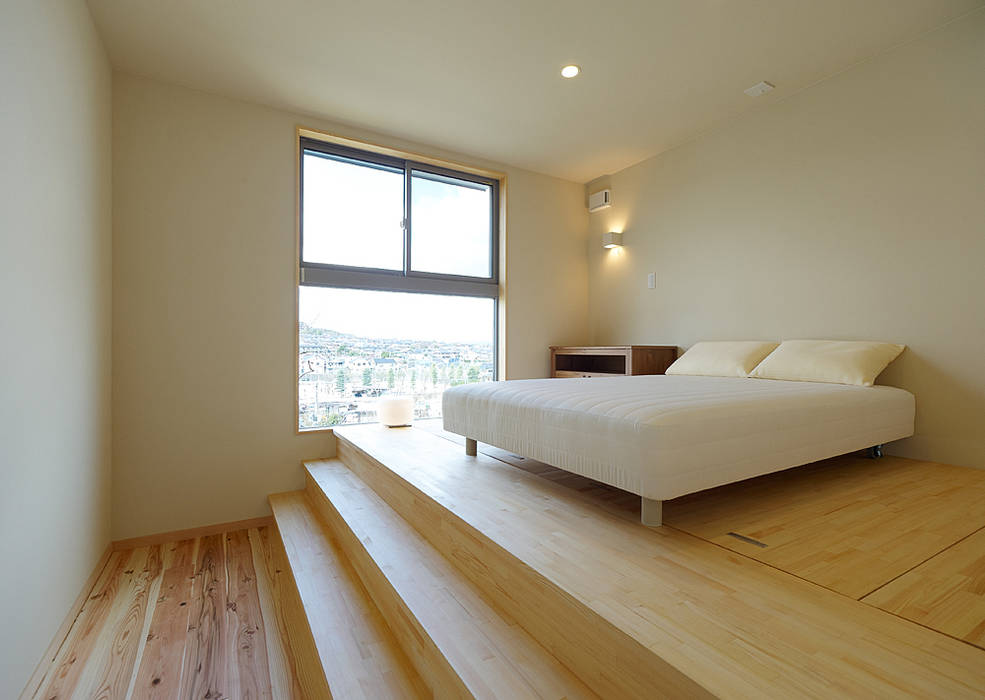 T-house, coil松村一輝建設計事務所 coil松村一輝建設計事務所 Eclectic style bedroom