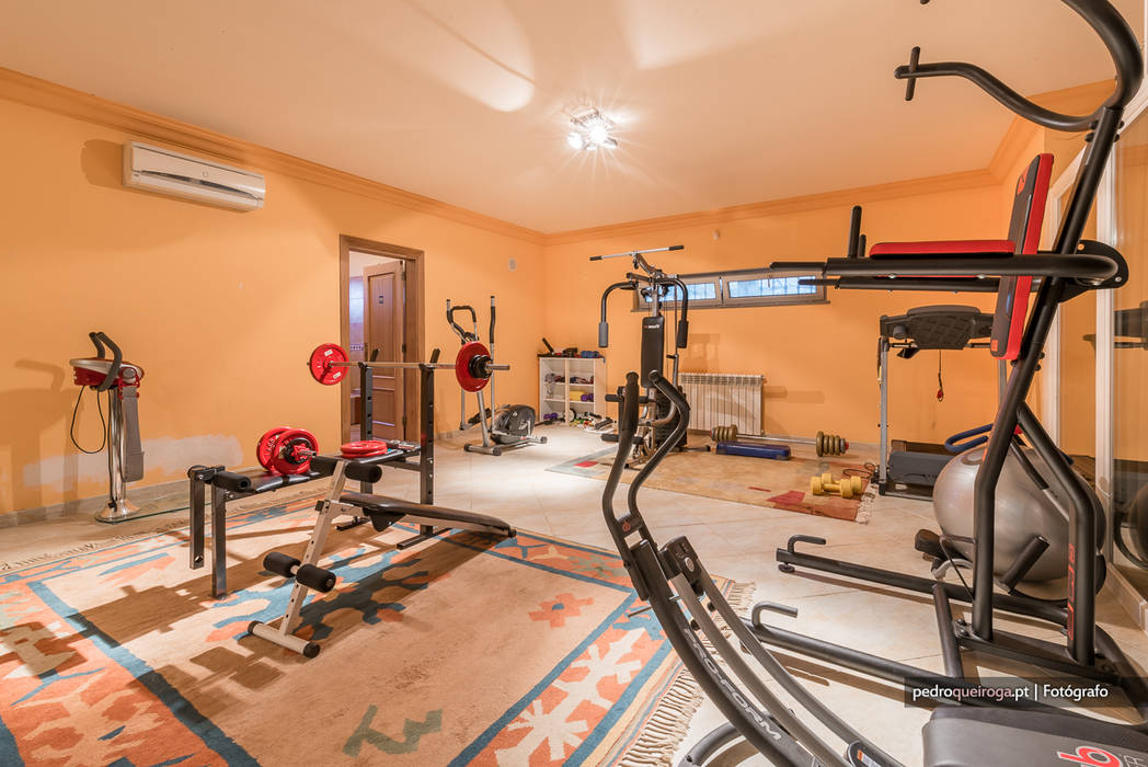 homify Classic style gym