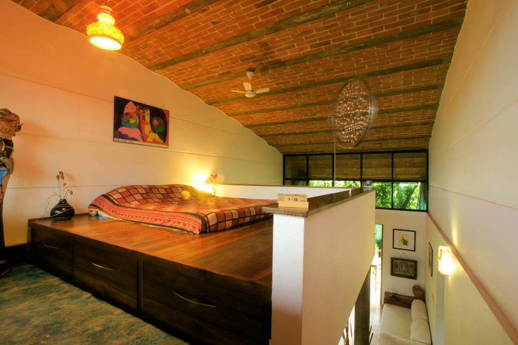 Duplex Apartment, Creativity, Auroville, C&M Architects C&M Architects Eclectic style bedroom