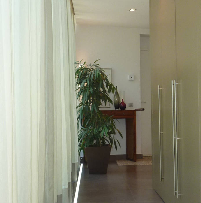 Vivir junto al Parc de Collserola, Arquitectura Interior 88 Arquitectura Interior 88 Modern Corridor, Hallway and Staircase