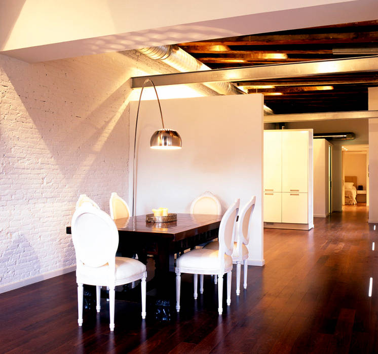 Loft en Ciutat Vella, Arquitectura Interior 88 Arquitectura Interior 88 Modern dining room