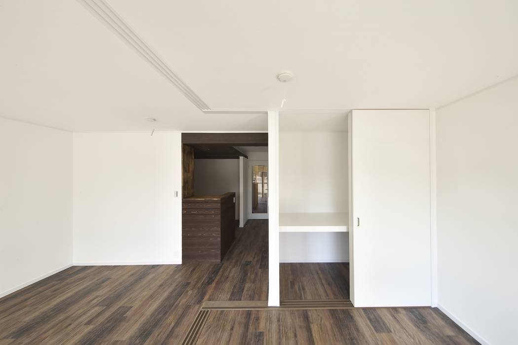 Rental apartment | renovation, FRCHIS,WORKS FRCHIS,WORKS Salas de estilo ecléctico Madera Acabado en madera