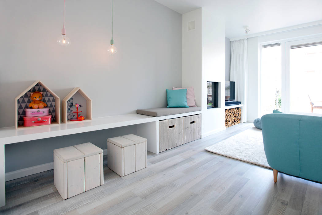 Een romantische woonkamer, Interieur Design by Nicole & Fleur Interieur Design by Nicole & Fleur غرفة المعيشة