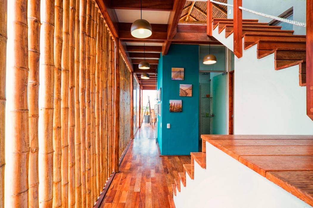 CASA EN PLAYA DEL CARMEN, YUPANA Arquitectos YUPANA Arquitectos Rustic style corridor, hallway & stairs Bamboo Green