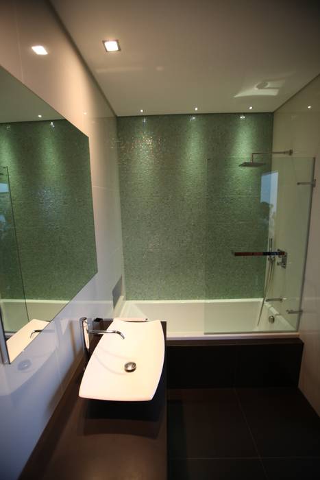 Casa de banho AlexandraMadeira.Ac - Arquitectura e Interiores Casas de banho modernas