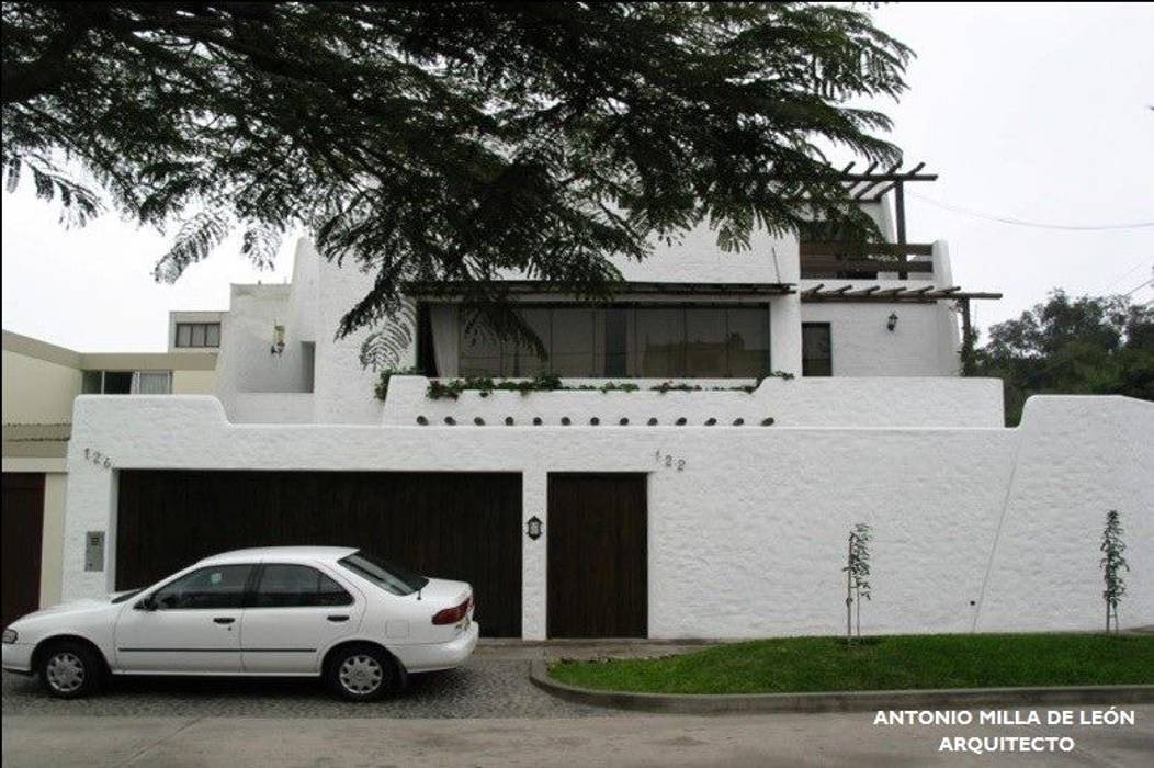 VIVIENDA BIFAMILIAR, Antonio Milla De León Arquitecto Antonio Milla De León Arquitecto Casa coloniale