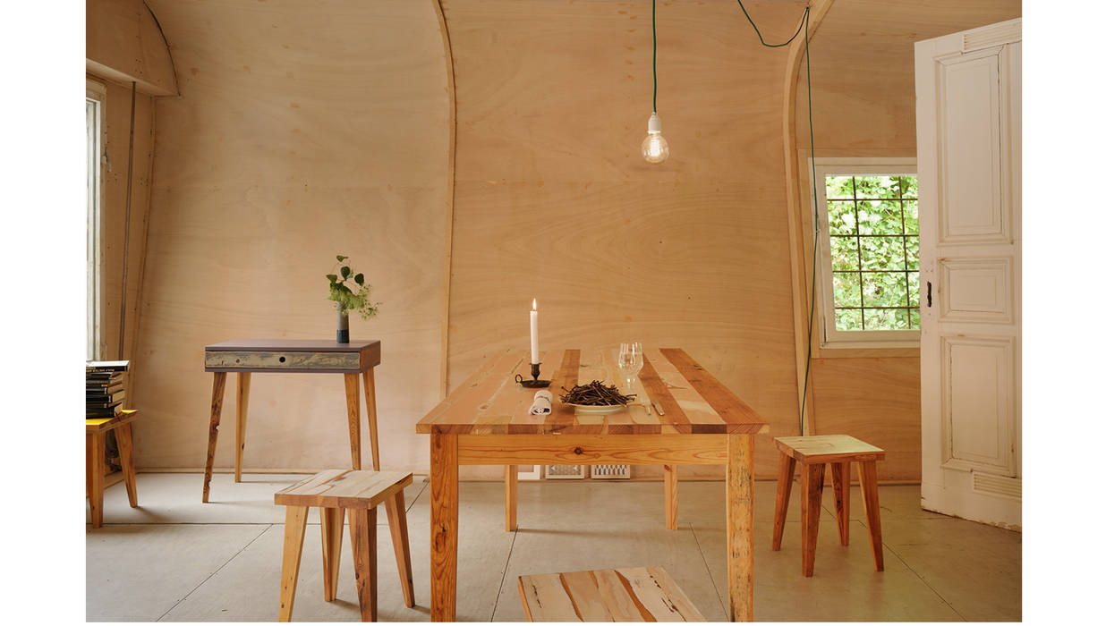 homify Salle à manger moderne Bois Effet bois Tables