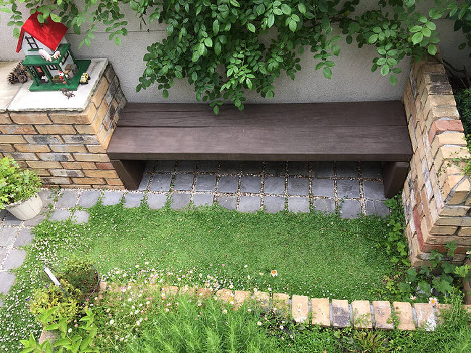 小さな宝箱のような庭 アトリエ心庭 庭植木 花 Homify