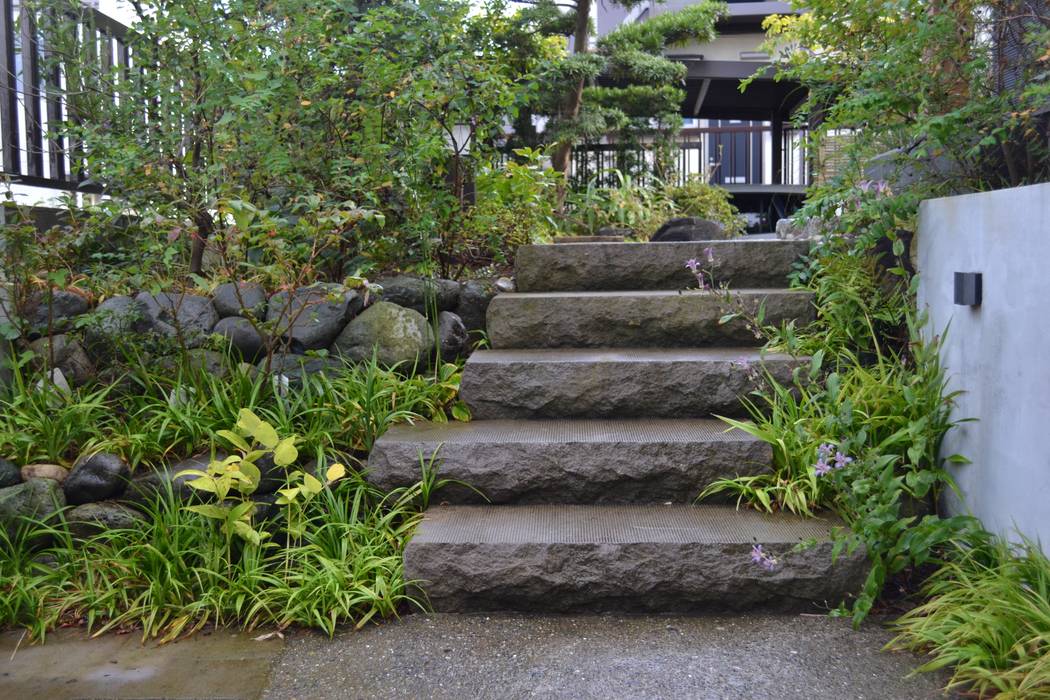 株式会社ツガワランドスケープ Asian Style Garden Stone Homify