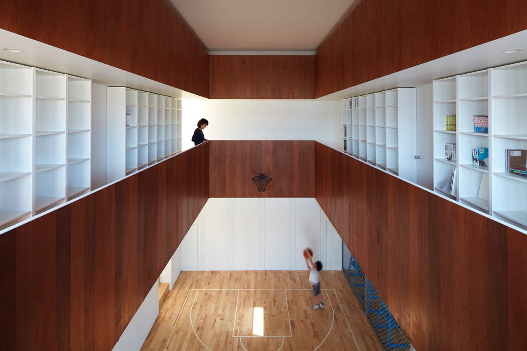 court house, 小泉設計室 小泉設計室 Gimnasios en casa de estilo minimalista