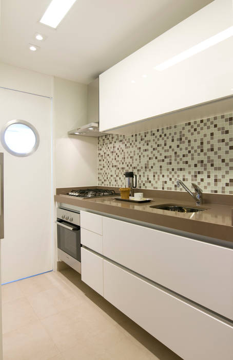 Apartamento em Moema, São Paulo, Liliana Zenaro Interiores Liliana Zenaro Interiores Cocinas modernas Tablero DM