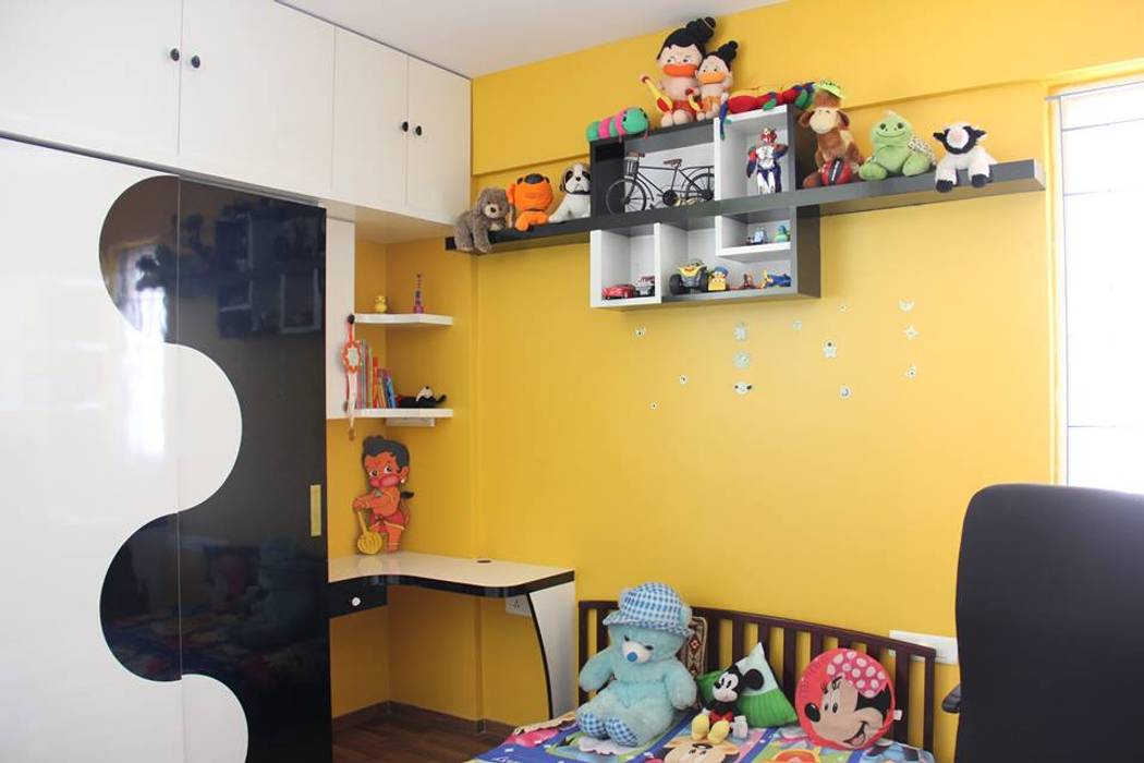 VaswaniReserveKidsBedRoom Uniheights Interio PVT LTD Classic style nursery/kids room Wardrobes & closets