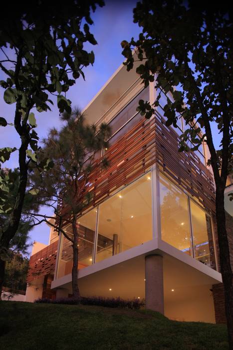 Casa Azpeytia, Echauri Morales Arquitectos Echauri Morales Arquitectos 房子 木頭 Wood effect