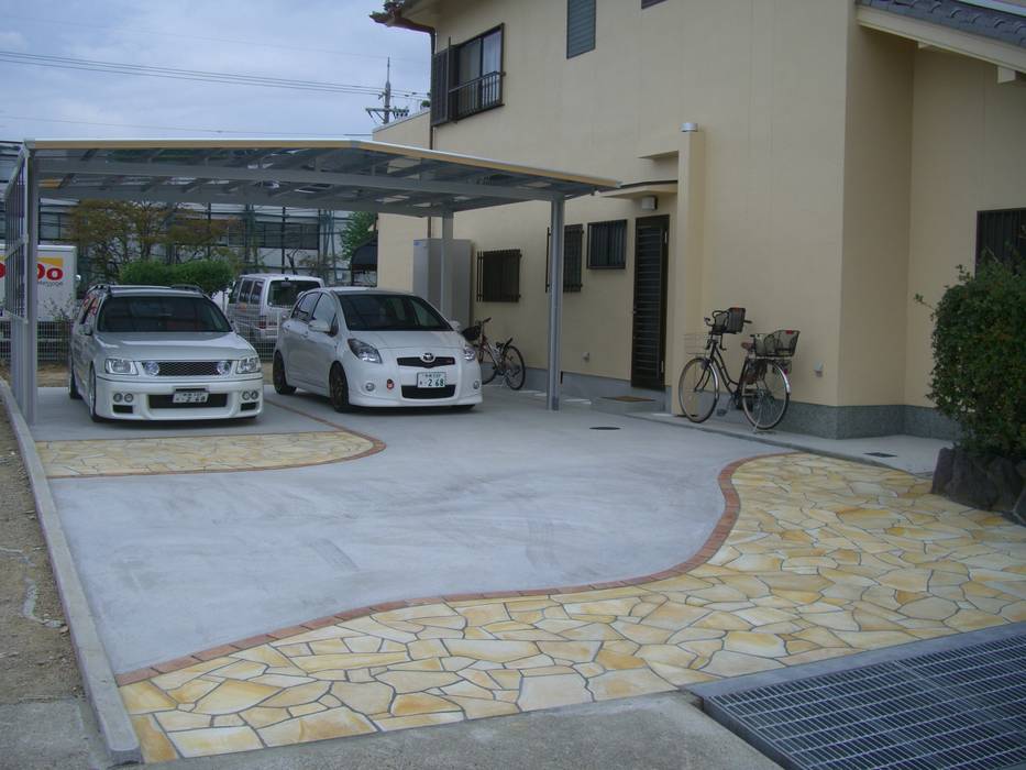 オシャレな駐車スペースの完成 新家造園緑化 Homify