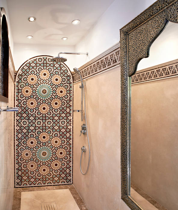 Mosaic bath screen homify حمام سيراميك