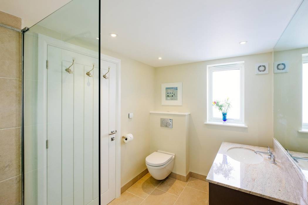 En-Suite Perfect Stays Modern bathroom