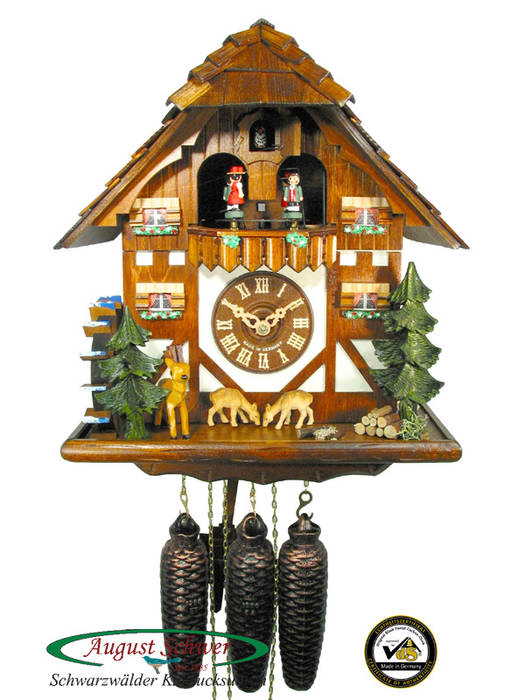 Kuckucksuhr mit hüpfenden Rehkitzchen vor Schwarzwälder Fachwerkhaus, Schwarzwald-Maria KG Schwarzwald-Maria KG Klassieke woonkamers Hout Hout Accessoires & decoratie