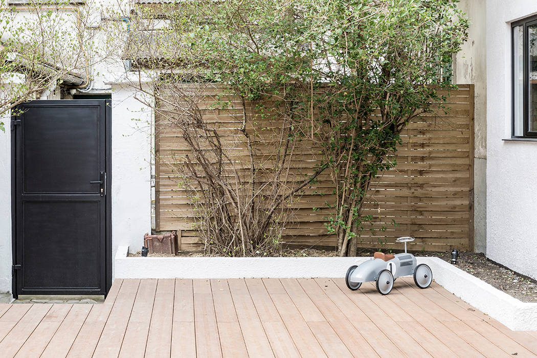 Rénovation d'une maison de ville à Boulogne Billancout, Olivier Stadler Architecte Olivier Stadler Architecte Akdeniz Balkon, Veranda & Teras