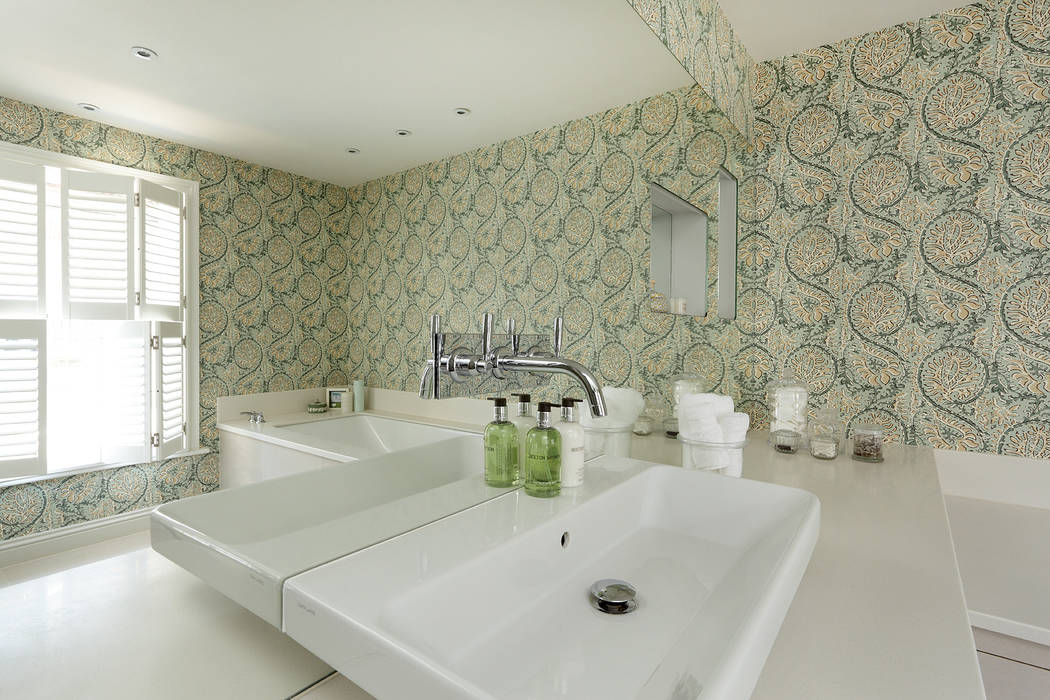 BATHROOMS: CONTEMPORARY BATHROOM Cue & Co of London Baños de estilo moderno