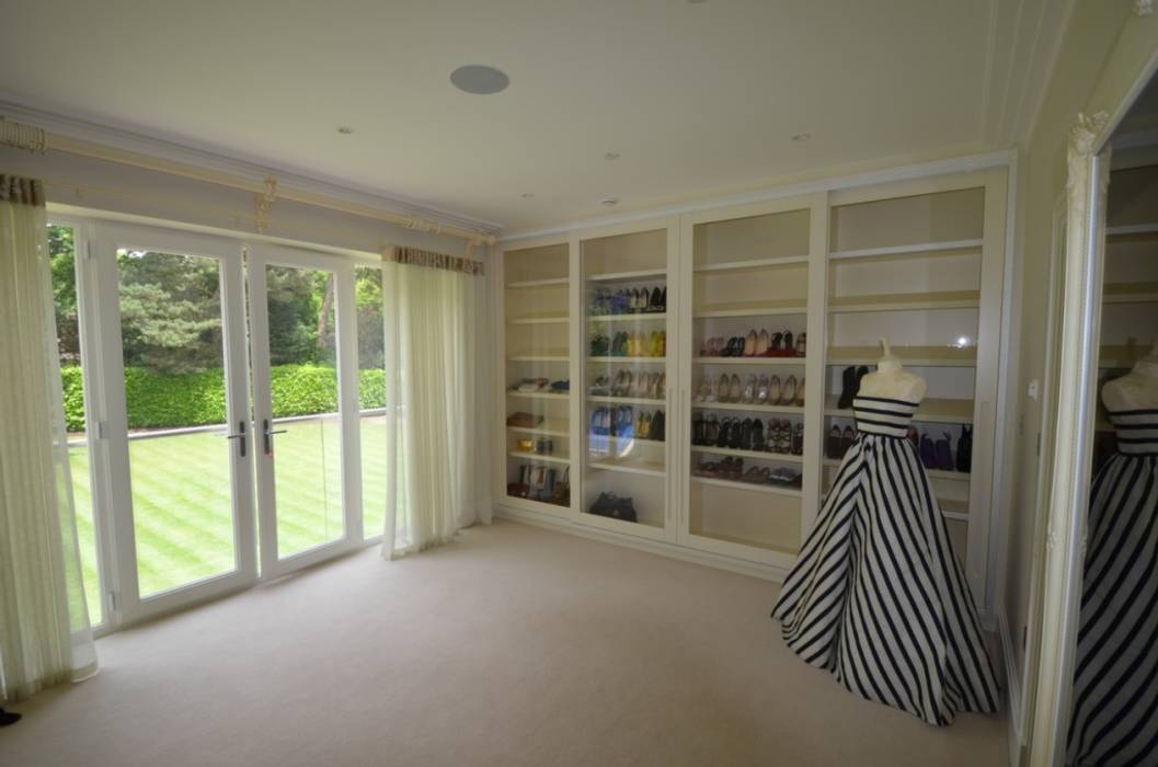 Surrey estate storage solutions made by Bravo London, Bravo London Ltd Bravo London Ltd ห้องนอน Wardrobes & closets