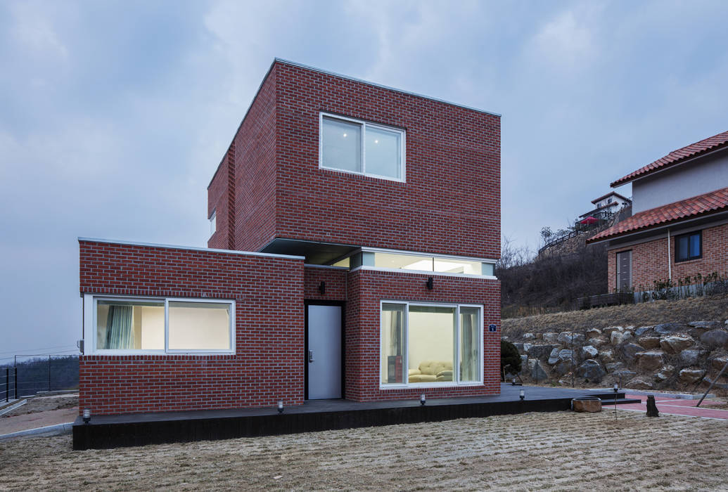 CHORA 13-7 / 남향가(南向家), CHORA CHORA Modern houses Bricks