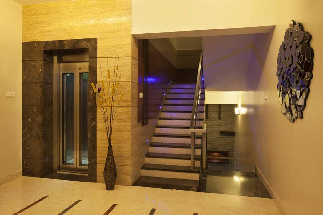 Staircase Ansari Architects Modern corridor, hallway & stairs