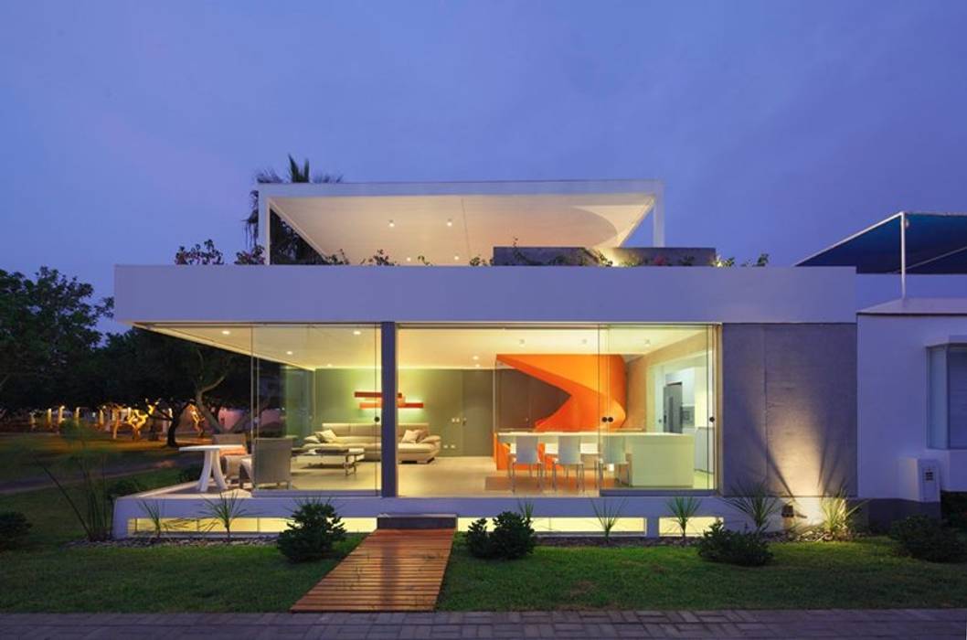 Casa Blanca, Martin Dulanto Martin Dulanto Modern Houses