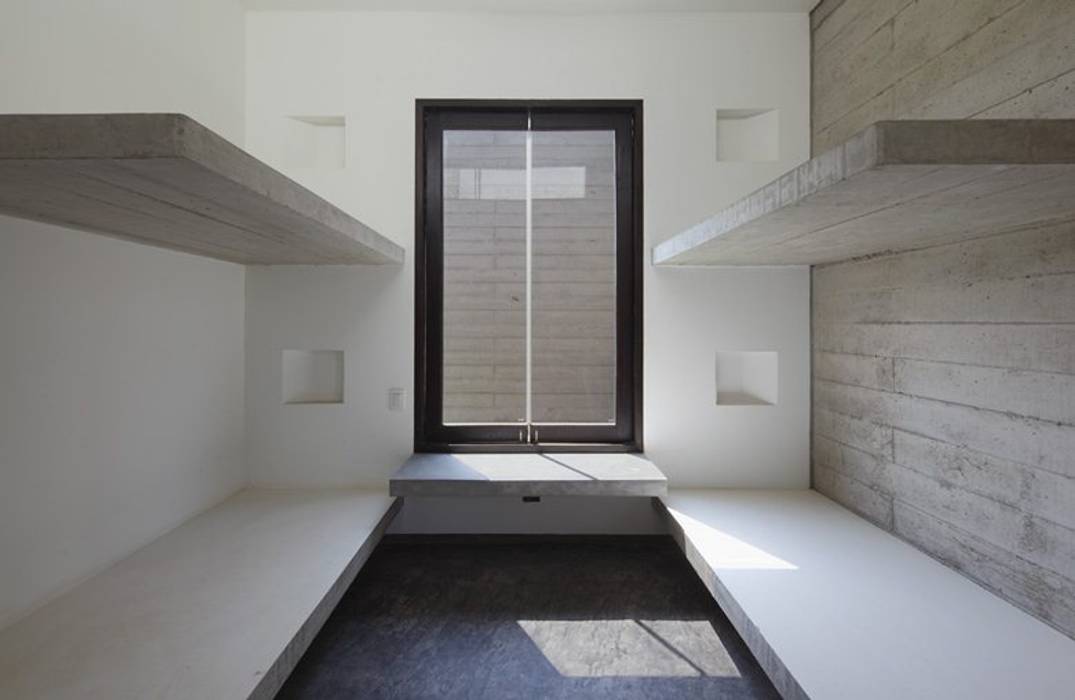 Casa oZsO, Martin Dulanto Martin Dulanto Modern style bedroom